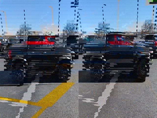 Used 2023 Chevrolet Colorado Trail Boss w/ Technology Package image 7