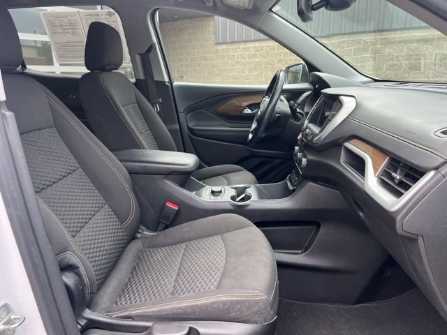 Used 2020 GMC Terrain SLE w/ Driver Convenience Package FWD image 9