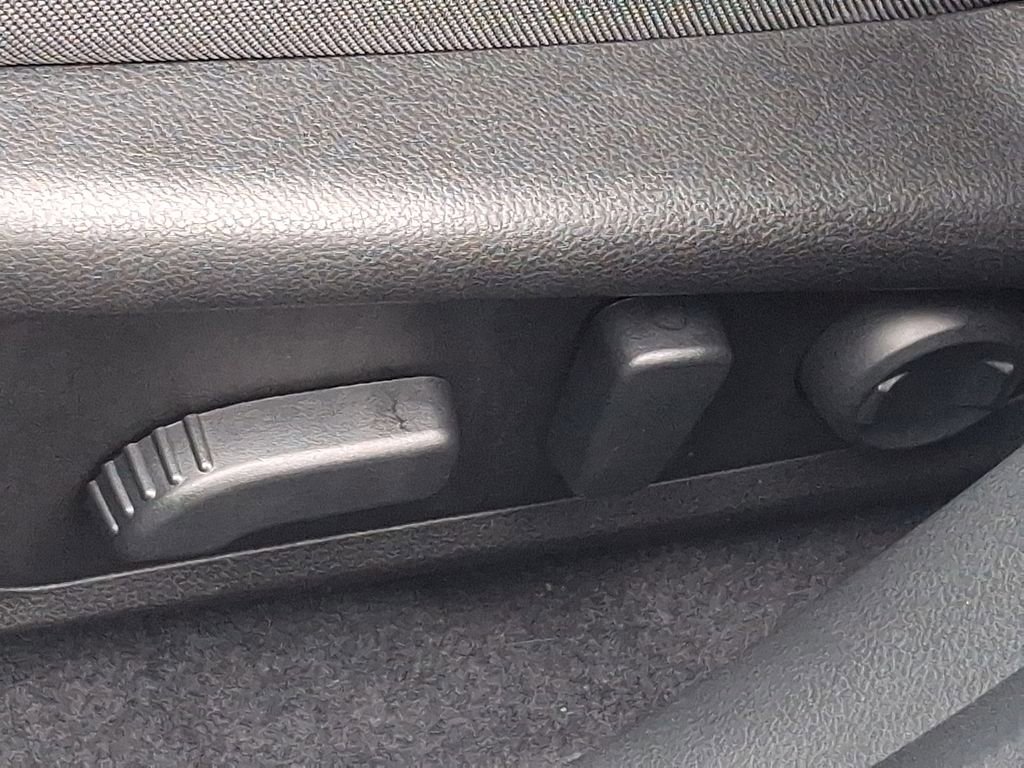 Used 2024 Subaru Crosstrek 2.0i Premium image 25