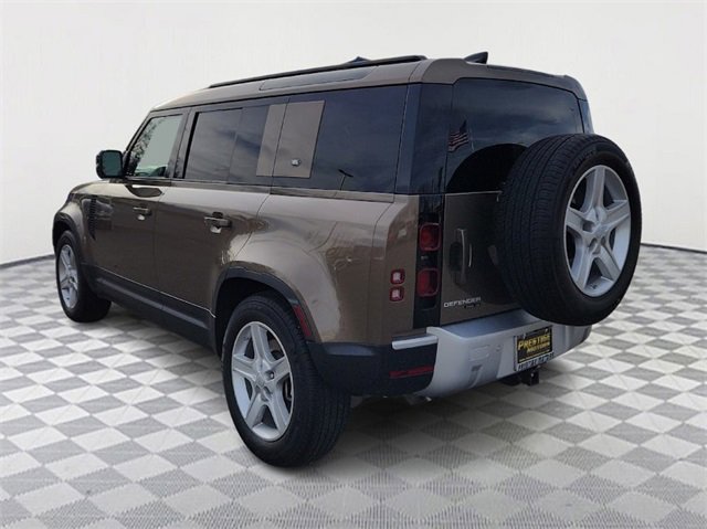 Used 2020 Land Rover Defender 110 SE image 5