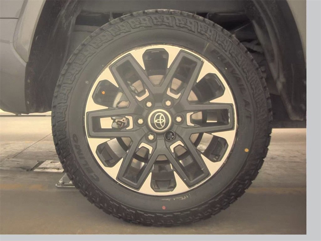 Used 2024 Toyota Tundra Limited image 12