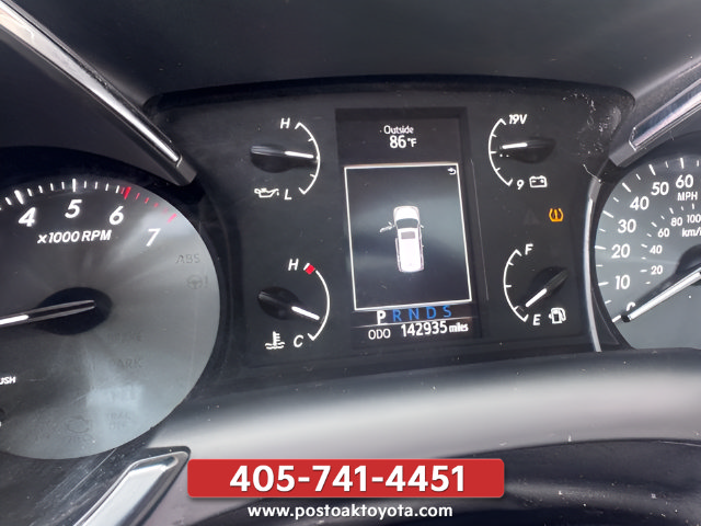 Used 2018 Toyota Sequoia SR5 w/ Premium Package AWD/4WD image 29