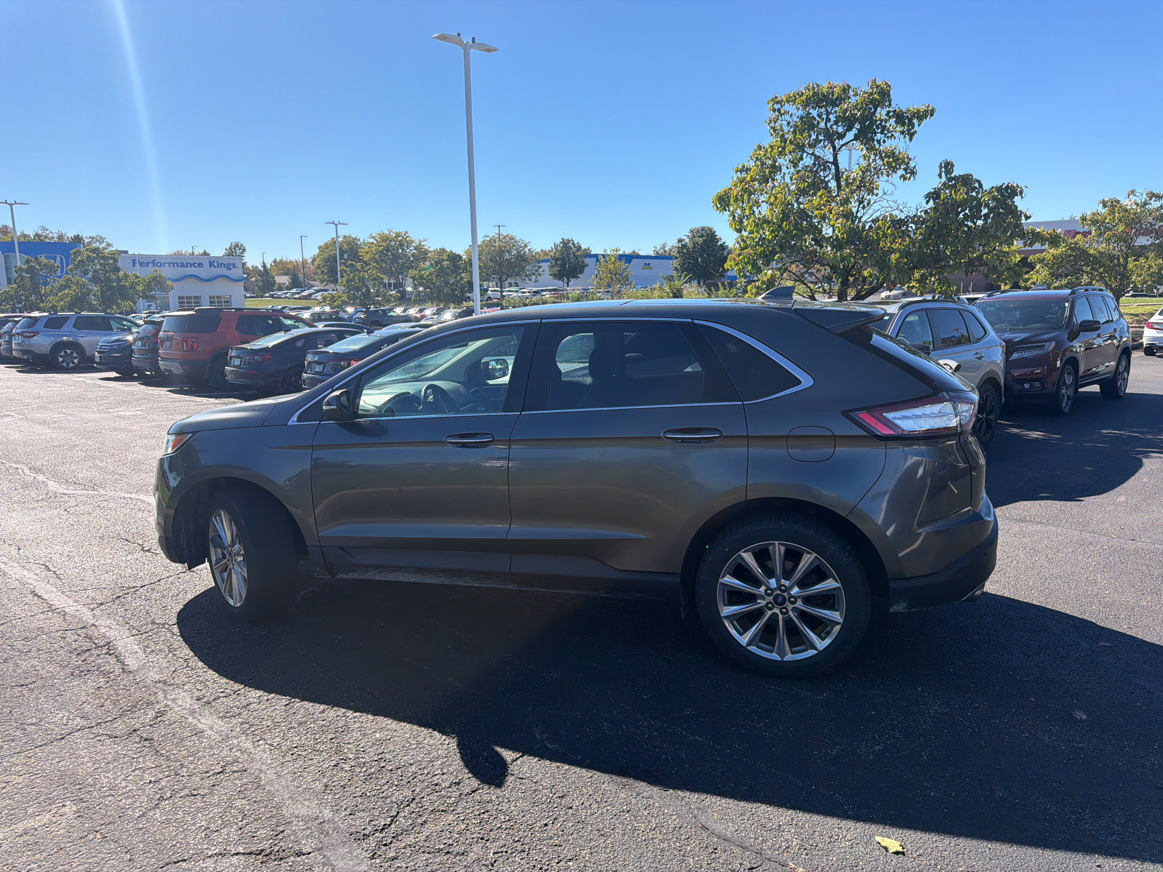 Used 2018 Ford Edge Titanium w/ Equipment Group 301A AWD/4WD image 8