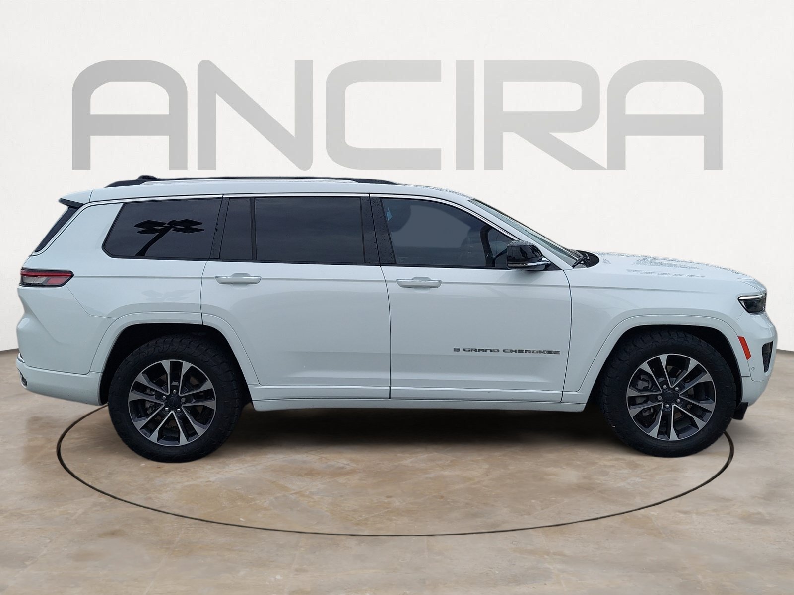 Used 2023 Jeep Grand Cherokee L Overland AWD/4WD image 11