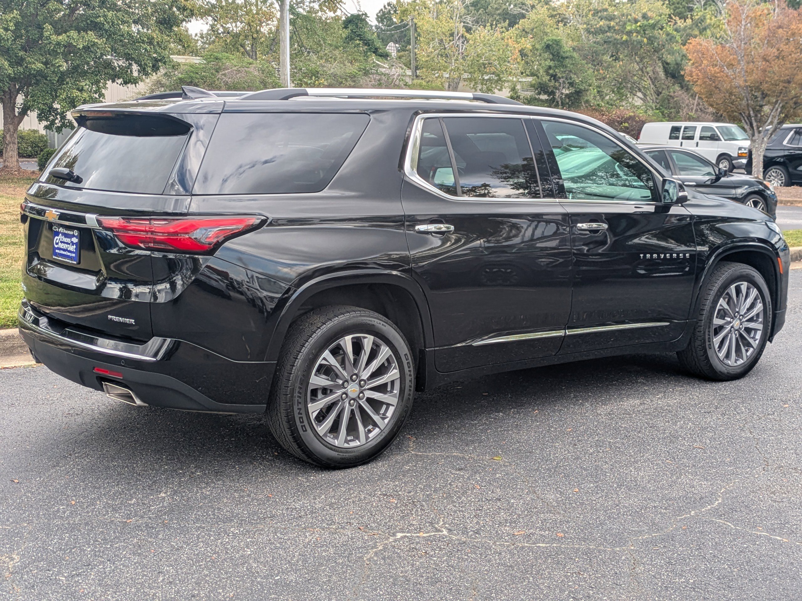 Used 2022 Chevrolet Traverse Premier w/ LPO, Floor Liner Package image 4