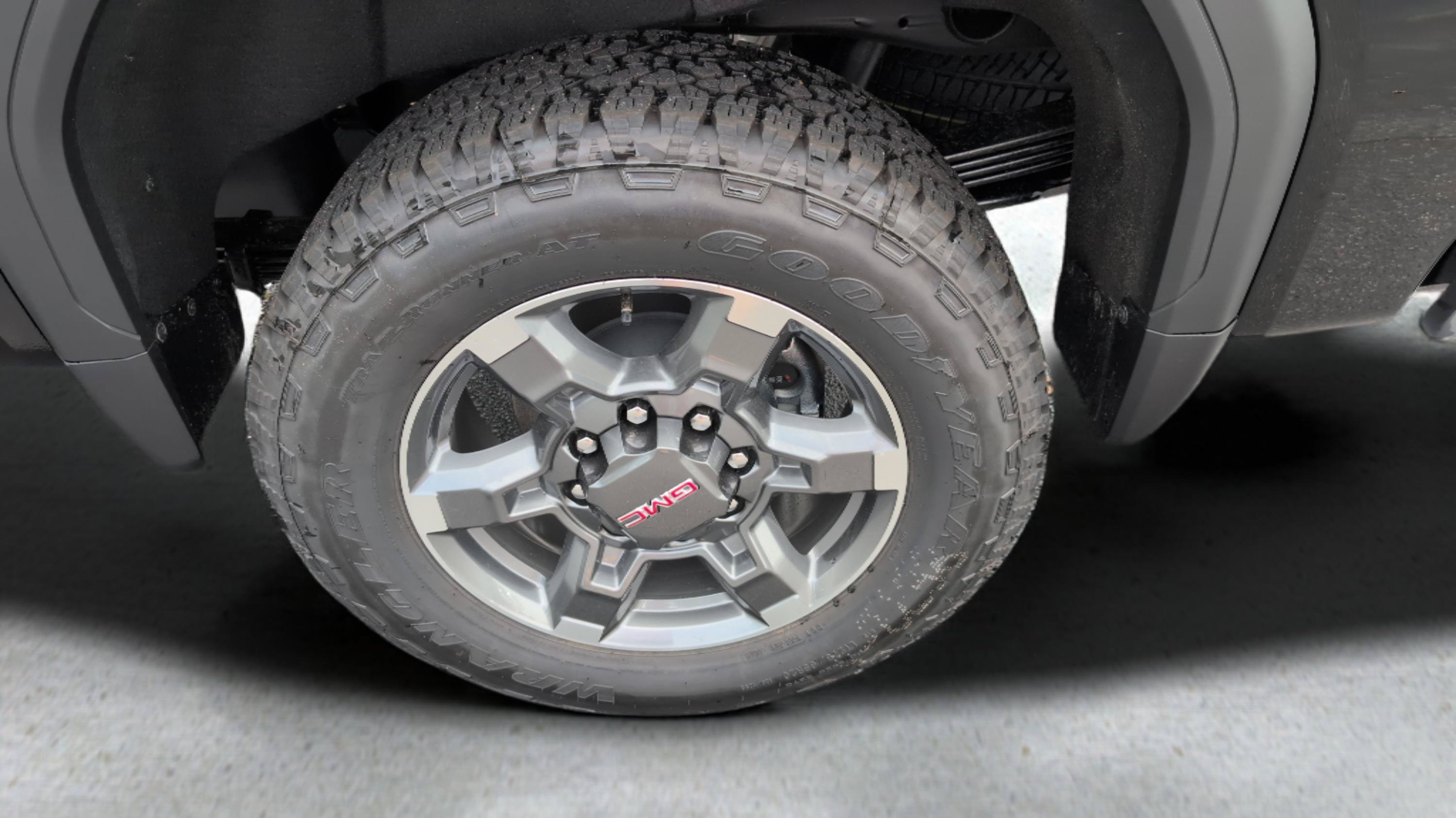New 2025 GMC Sierra 2500 SLT w/ SLT Convenience Package AWD/4WD image 28