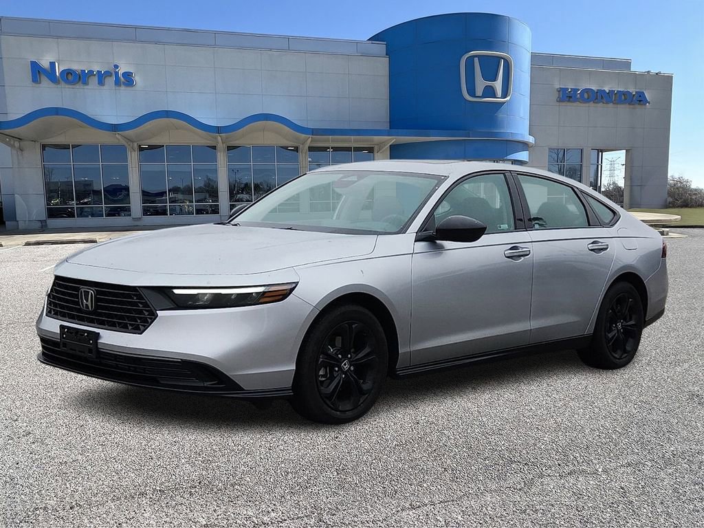 Used 2025 Honda Accord SE image 2