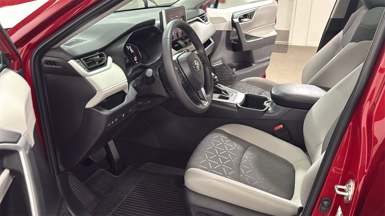 Certified 2025 Toyota RAV4 XLE w/ Convenience Package image 12