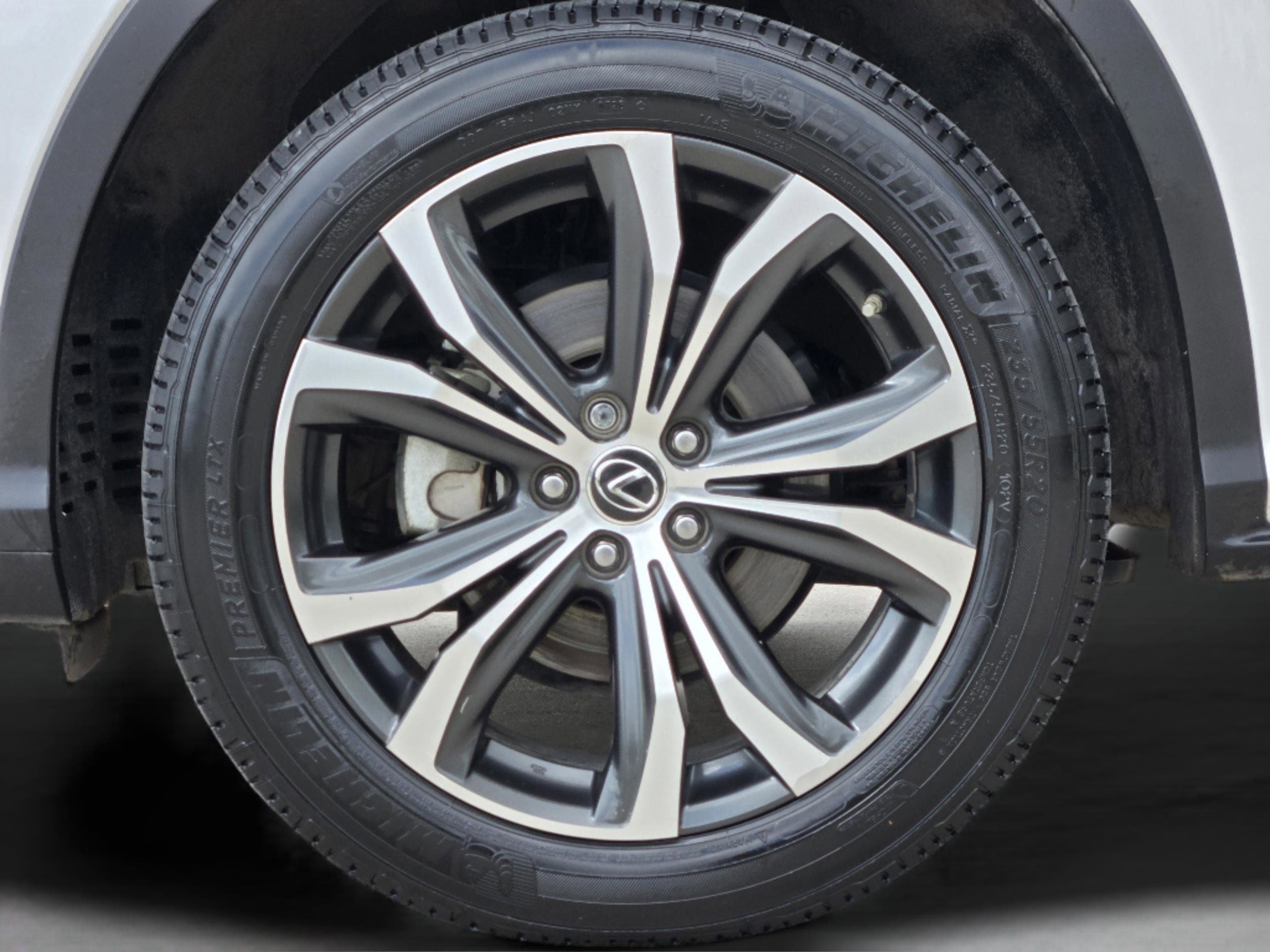 Used 2019 Lexus RX 450h AWD image 40