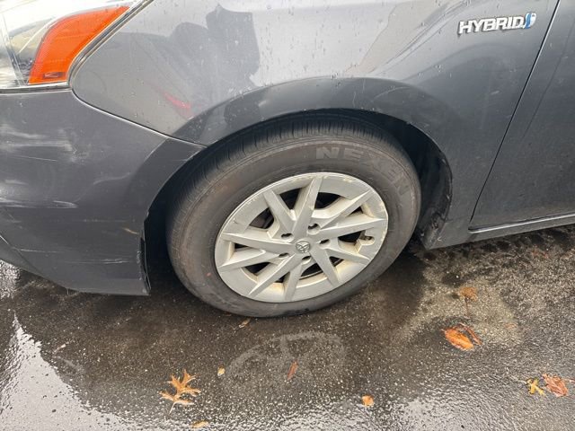 Used 2013 Toyota Prius V Two image 5