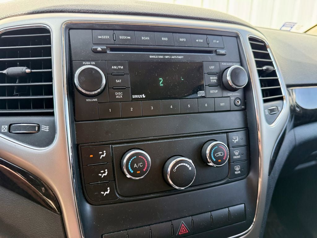 Used 2012 Jeep Grand Cherokee Laredo w/ Laredo E Group AWD/4WD image 23