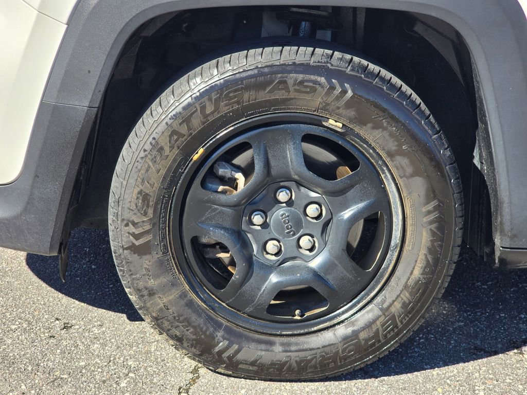 Used 2019 Jeep Renegade Sport image 9