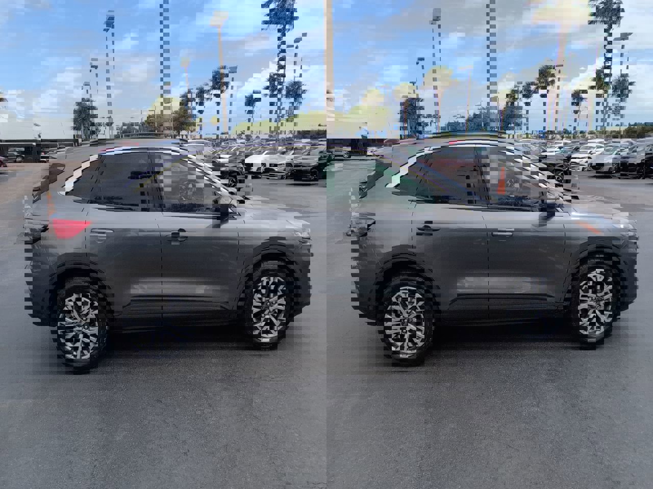 Used 2021 Ford Escape SEL w/ Technology Package image 3