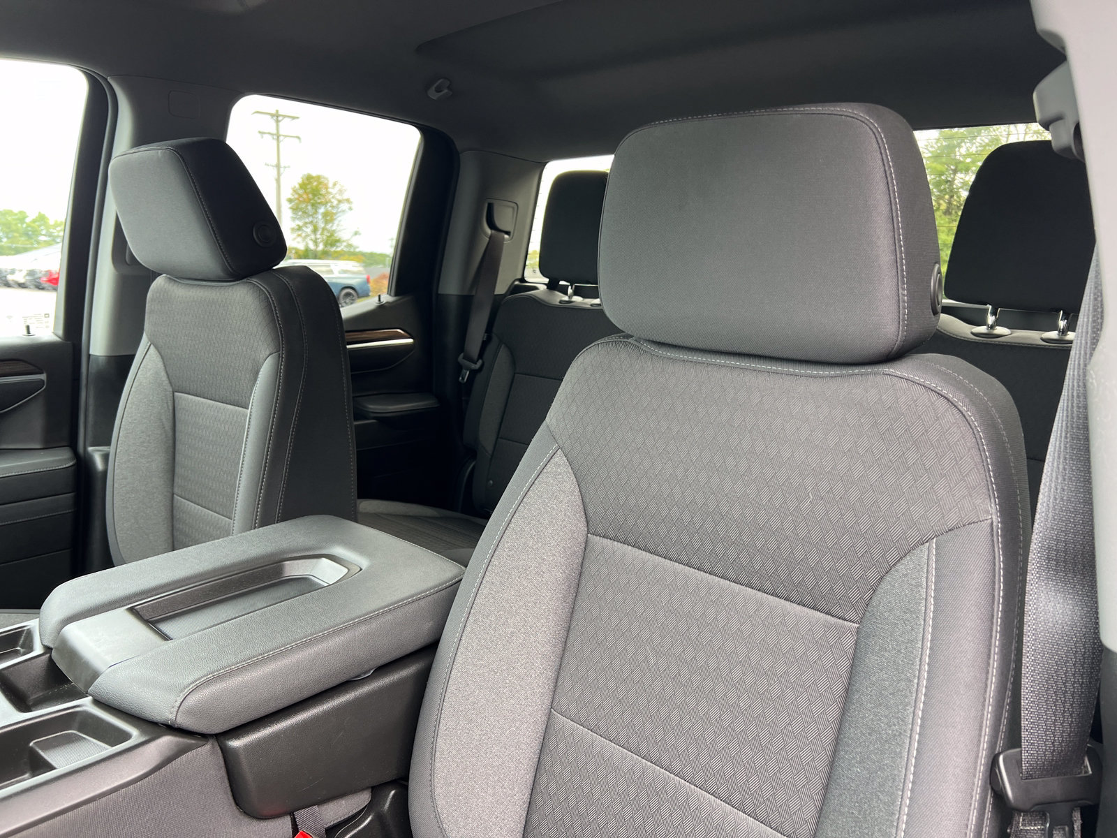 Used 2025 Chevrolet Silverado 1500 LT AWD/4WD image 15
