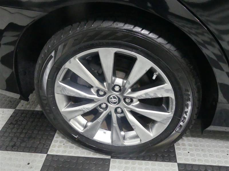 Used 2016 Toyota Camry XLE FWD image 17