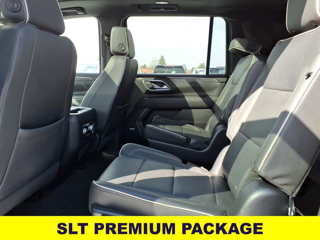 Used 2023 GMC Yukon XL SLT w/ SLT Premium Package image 10