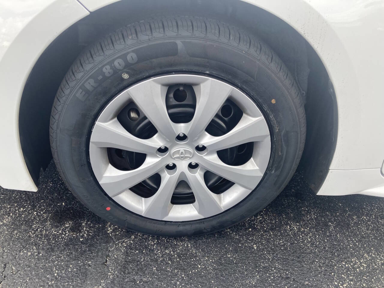 Used 2022 Toyota Corolla LE image 28