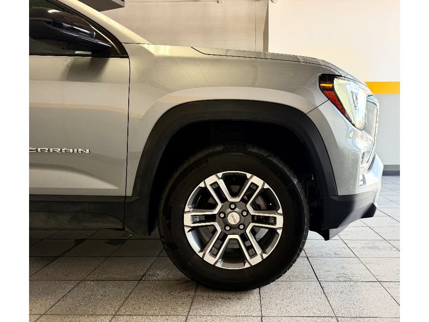 Used 2025 GMC Terrain Elevation FWD image 5