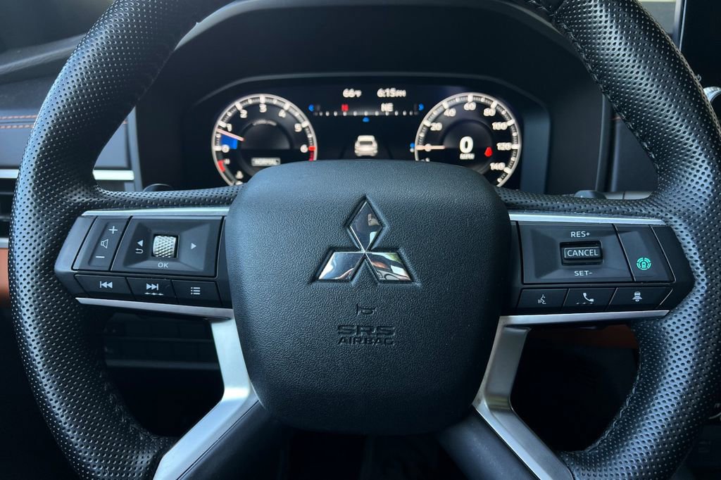 Used 2022 Mitsubishi Outlander SEL image 29