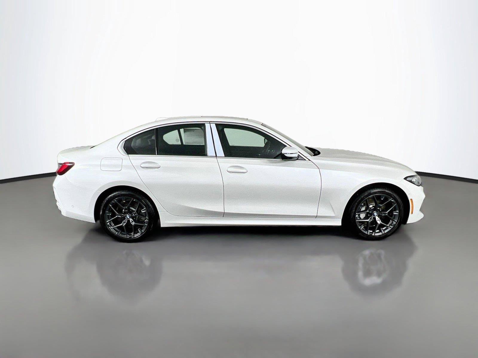 Used 2026 BMW 330i xDrive Sedan w/ Premium Package AWD/4WD image 7