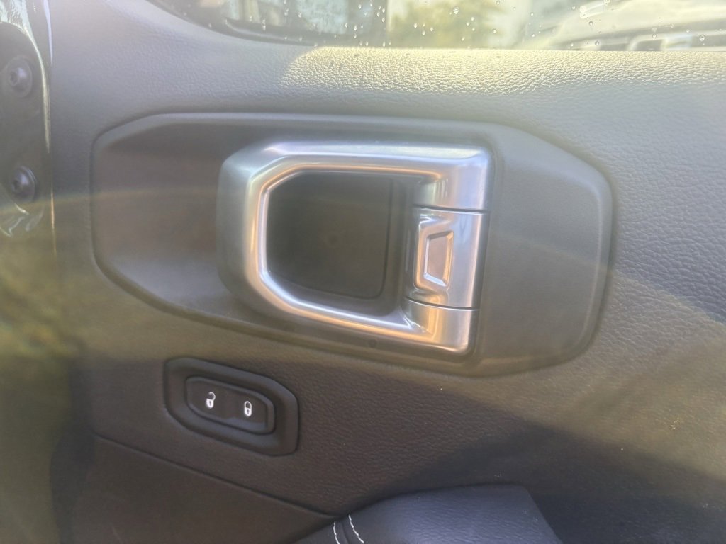 Used 2021 Jeep Wrangler Unlimited Sahara image 23