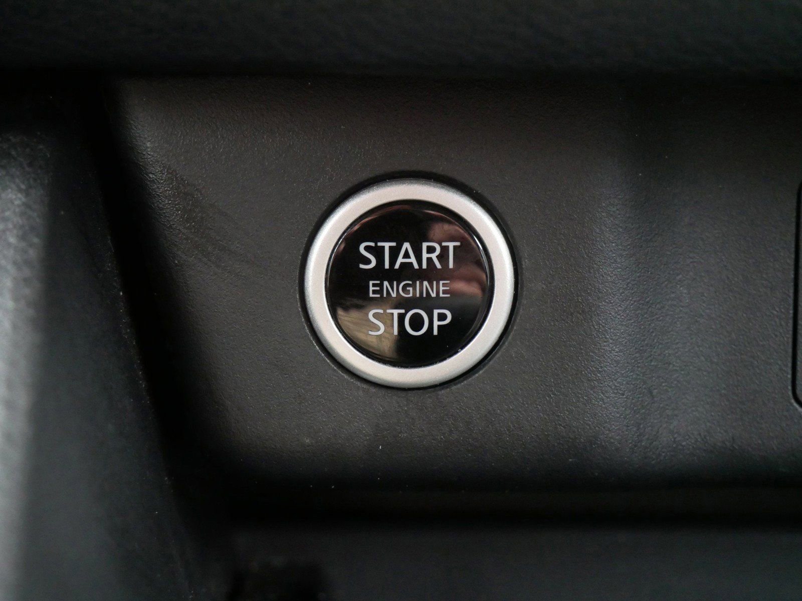 Used 2022 Nissan Rogue SV image 19