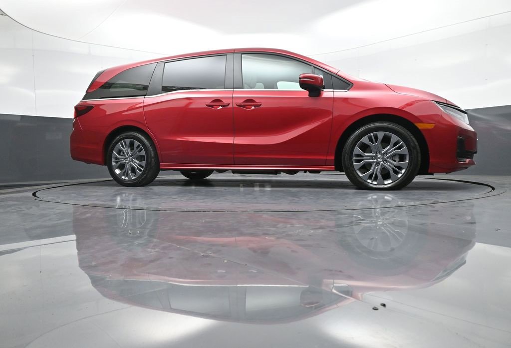 Certified 2025 Honda Odyssey Touring image 32