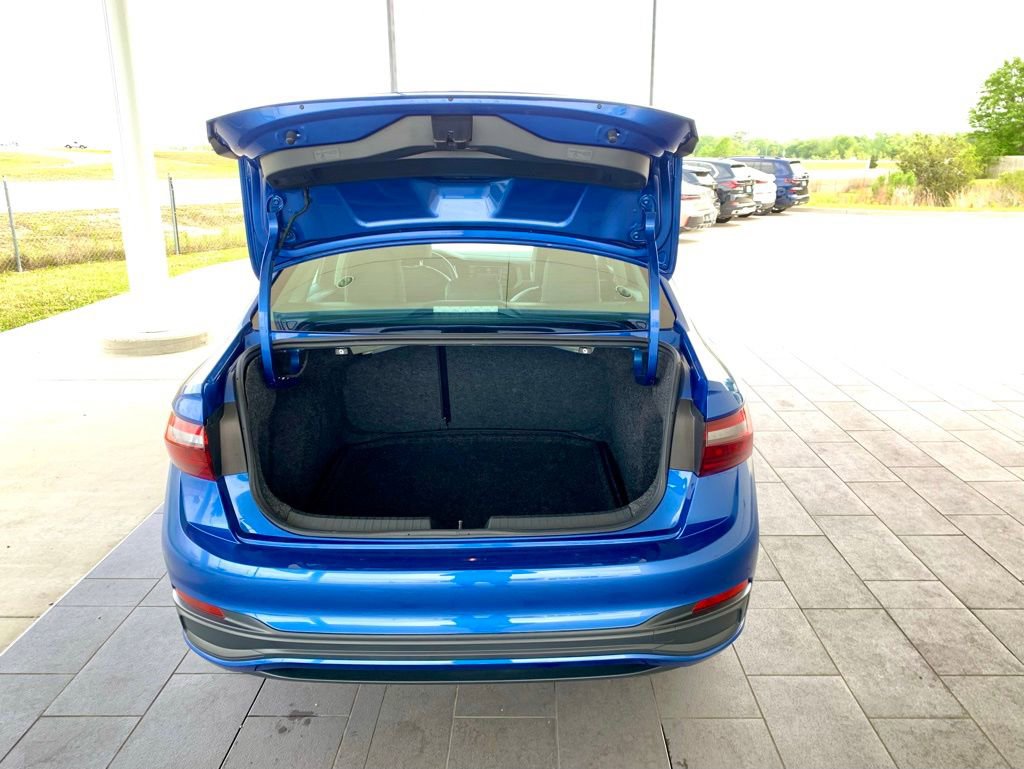 Used 2024 Volkswagen Jetta SE image 21