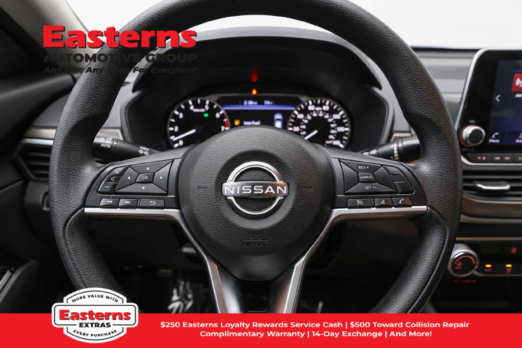 Used 2023 Nissan Altima 2.5 SV FWD image 11