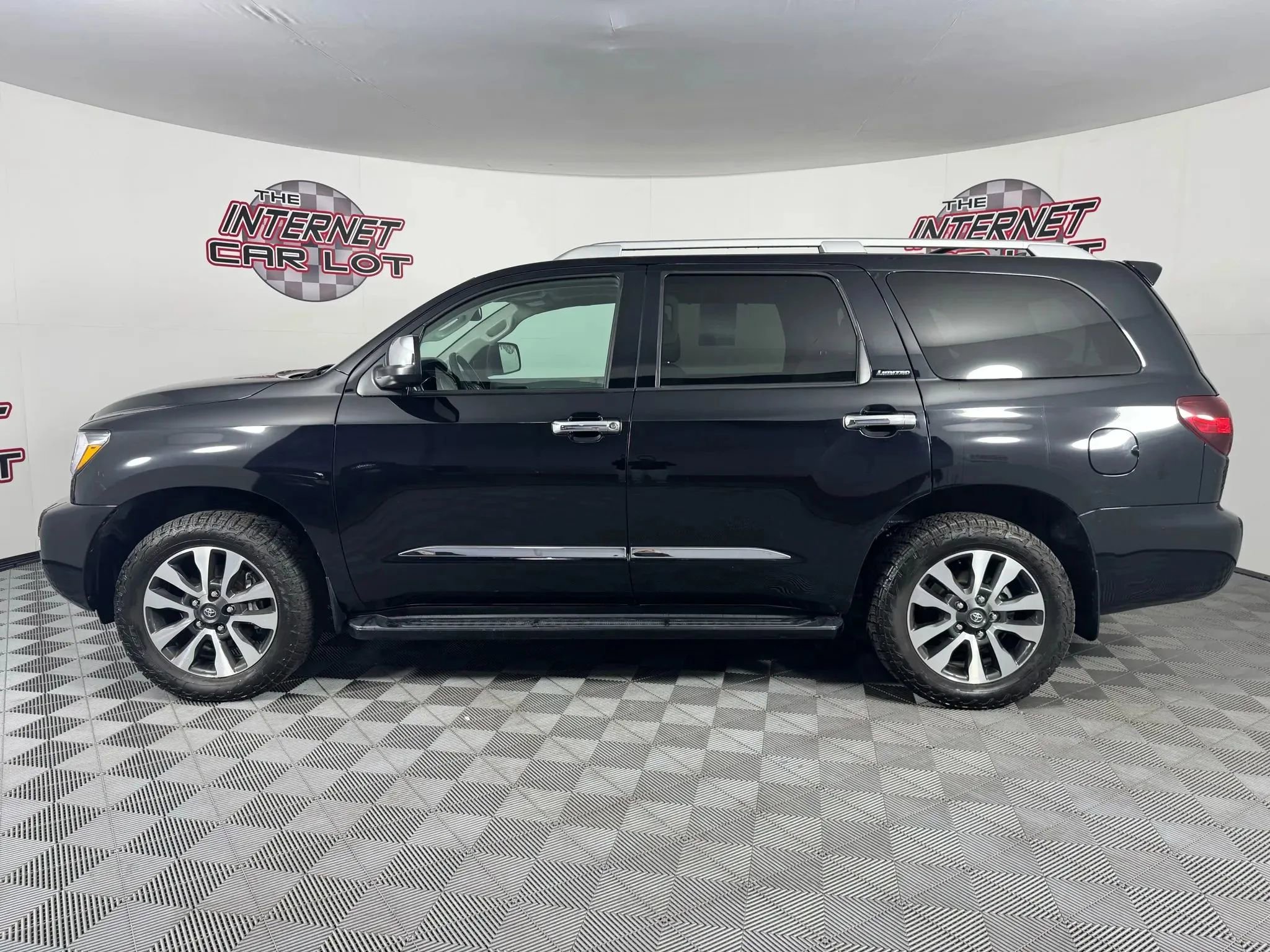 Used 2019 Toyota Sequoia Limited image 4