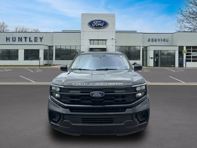 Used 2025 Ford Expedition Active AWD/4WD image 3