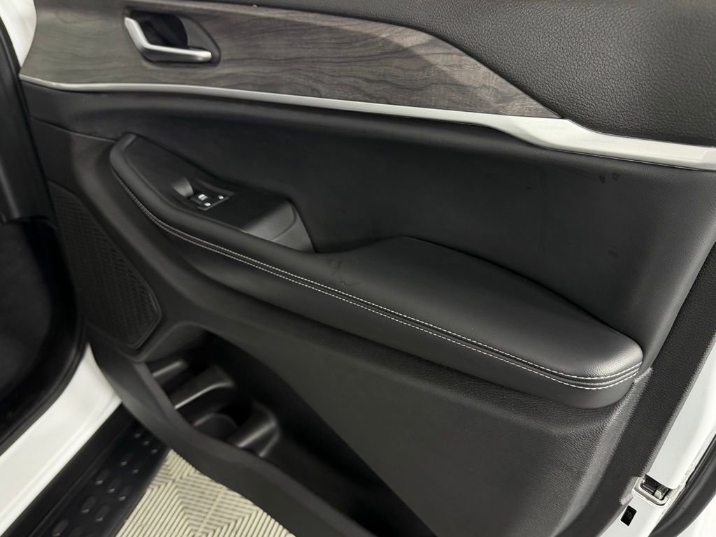 Used 2024 Jeep Grand Cherokee Limited w/ Luxury Tech Group II image 35