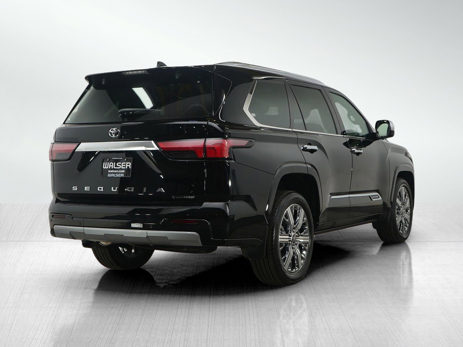 Used 2025 Toyota Sequoia Capstone image 7