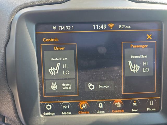Used 2018 Jeep Renegade Limited w/ UConnect 8.4 Nav Group FWD image 27