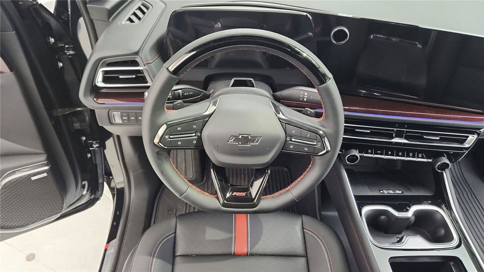 New 2026 Chevrolet Traverse RS AWD/4WD image 14