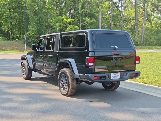Used 2024 Jeep Gladiator Sport AWD/4WD image 11