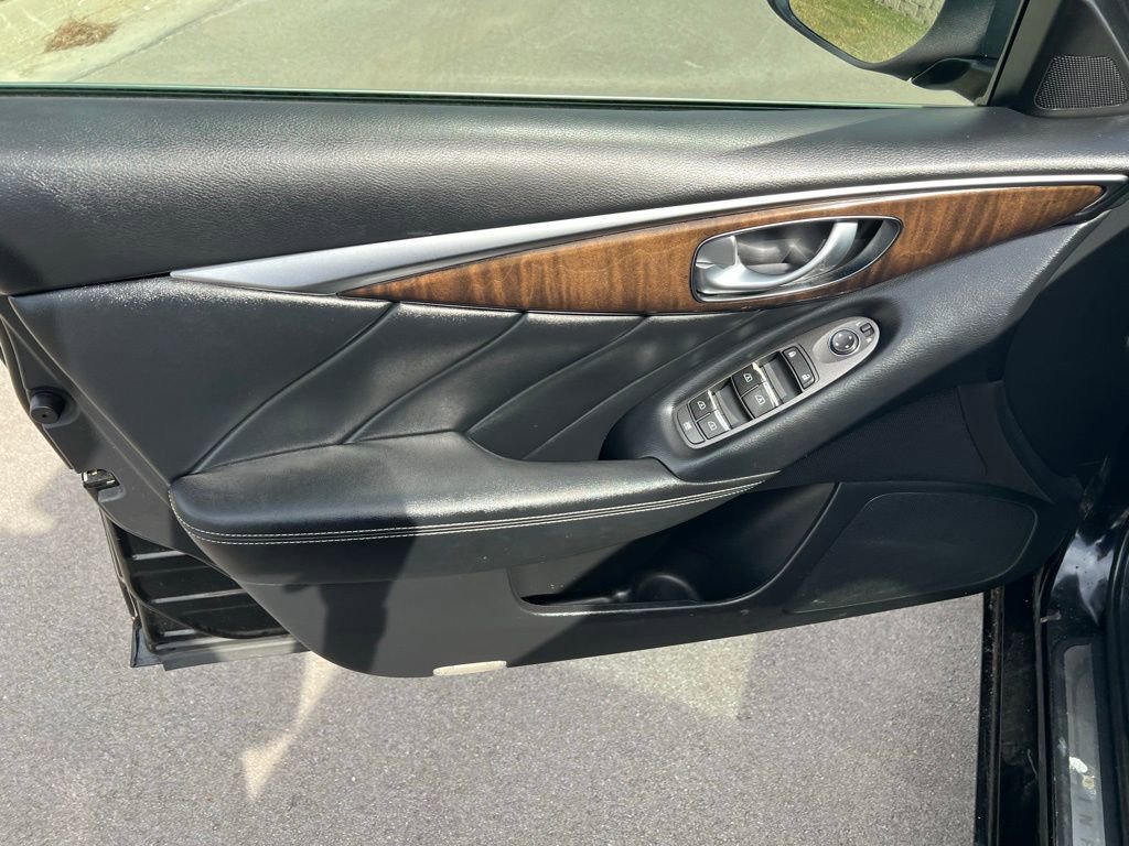Used 2018 INFINITI Q50 Luxe w/ Essential Package (3.0T Luxe) AWD/4WD image 14