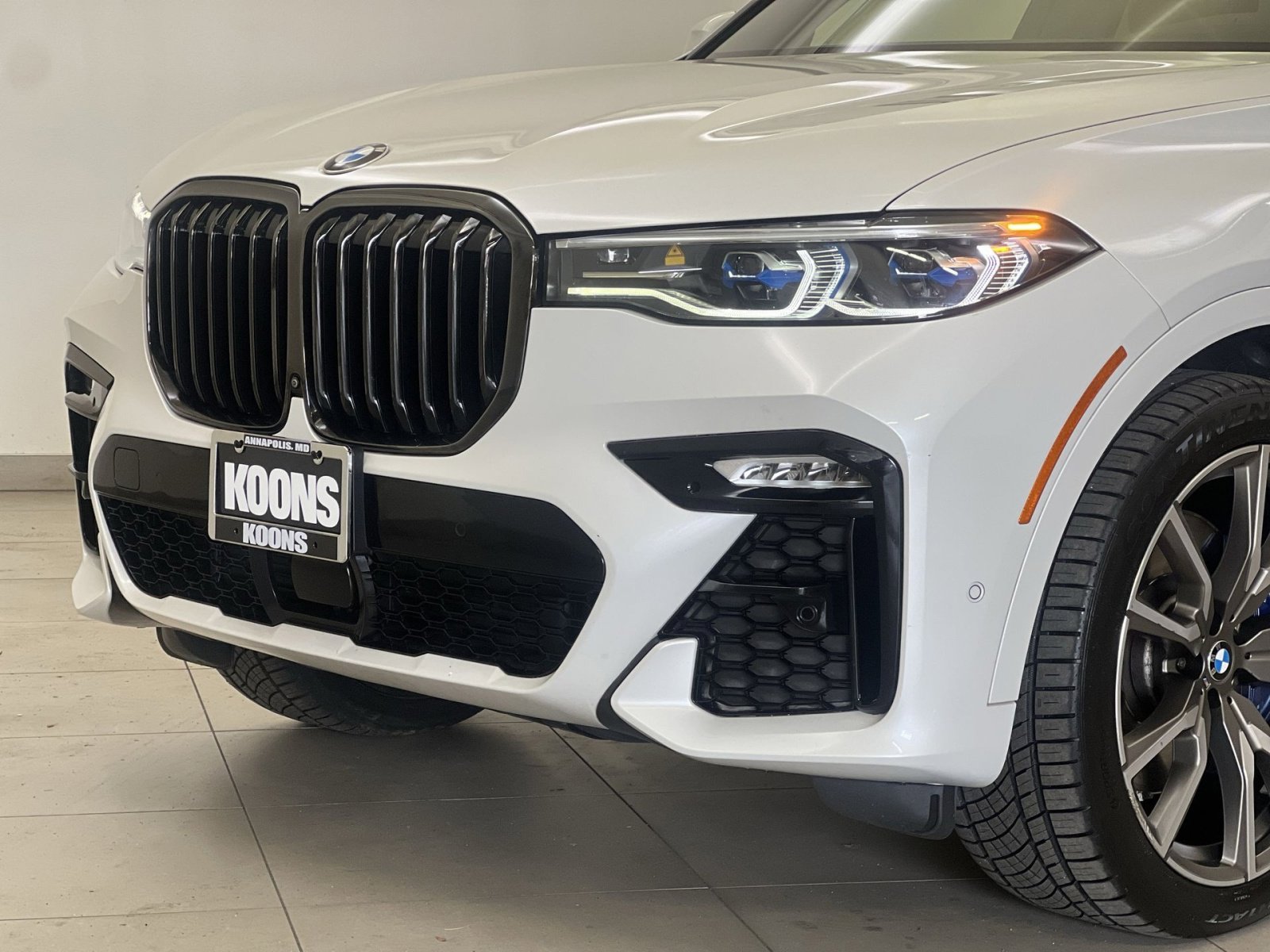 Used 2022 BMW X7 M50i image 27