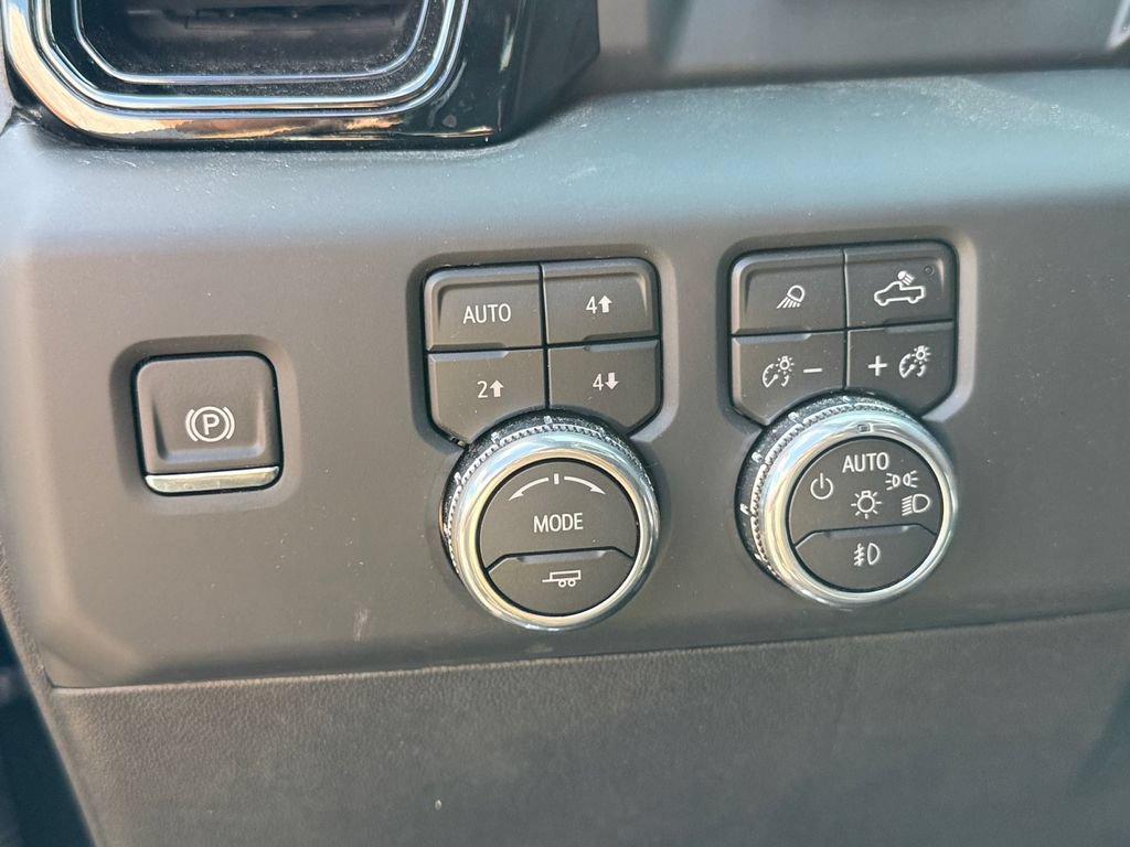 Used 2026 GMC Sierra 2500 AT4 w/ AT4 Premium Plus Package AWD/4WD image 19