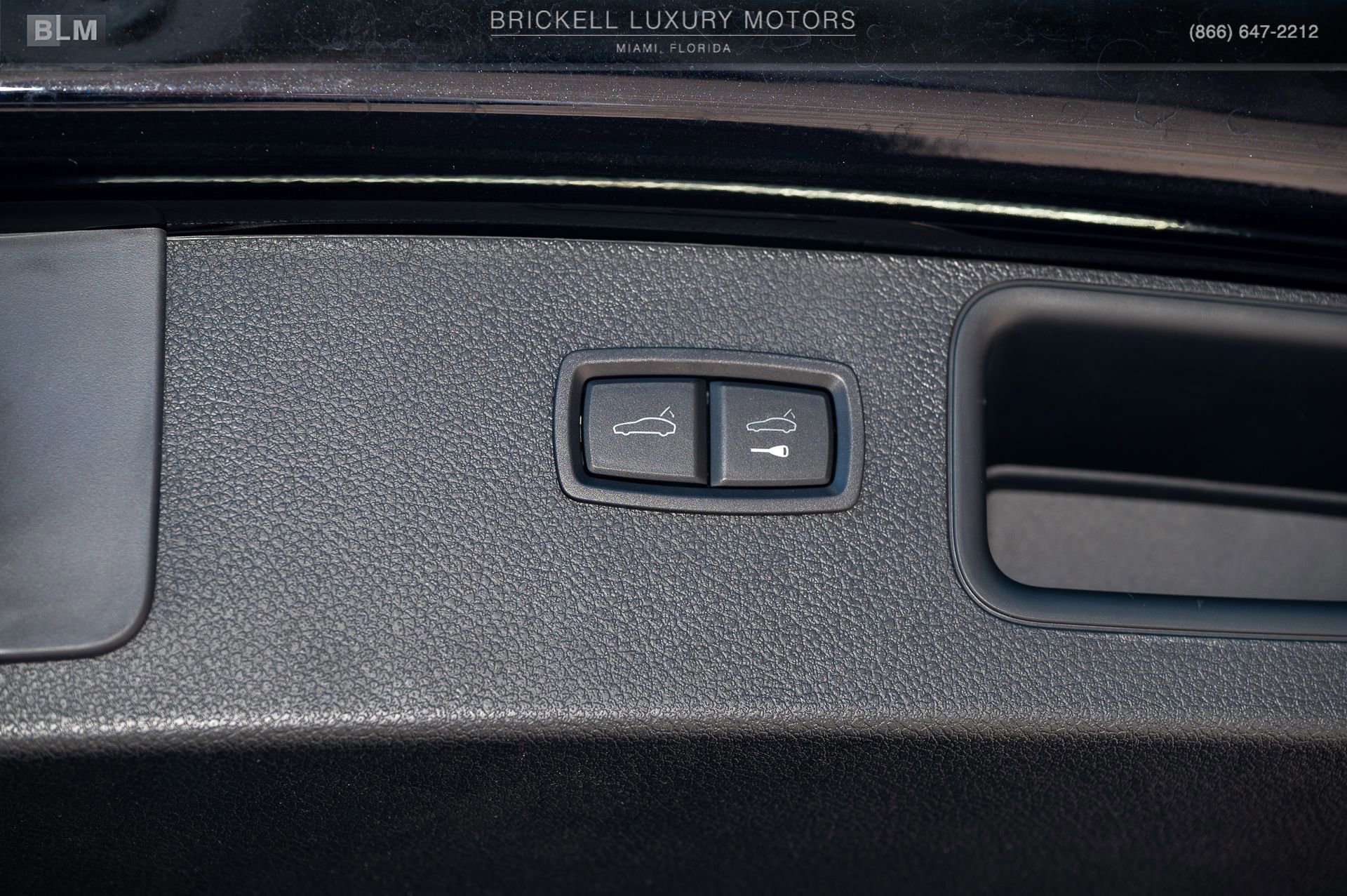 Used 2024 Porsche Macan image 9