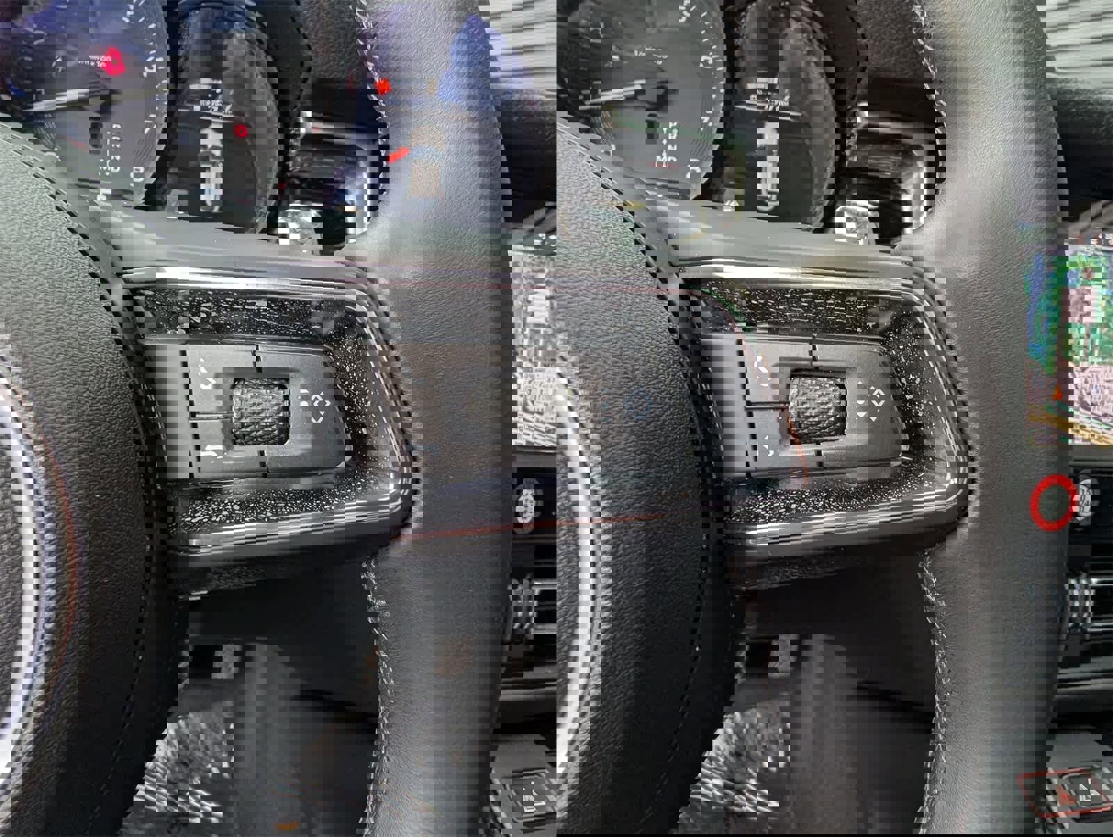 Used 2025 Porsche Macan image 16