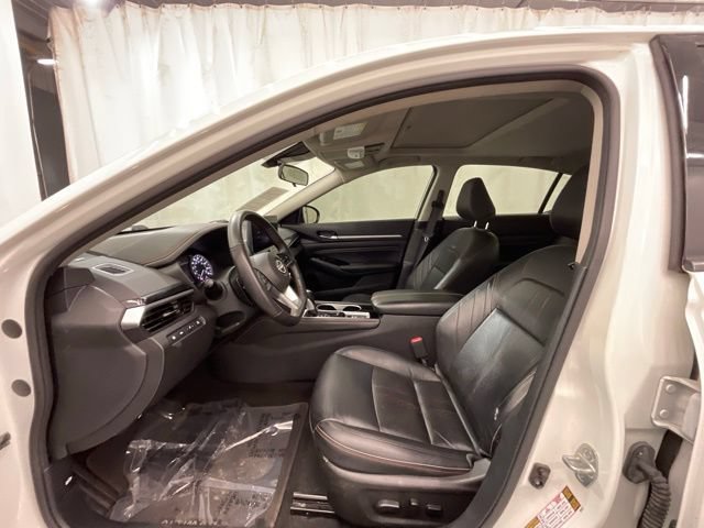 Used 2023 Nissan Altima 2.0 SR FWD image 10