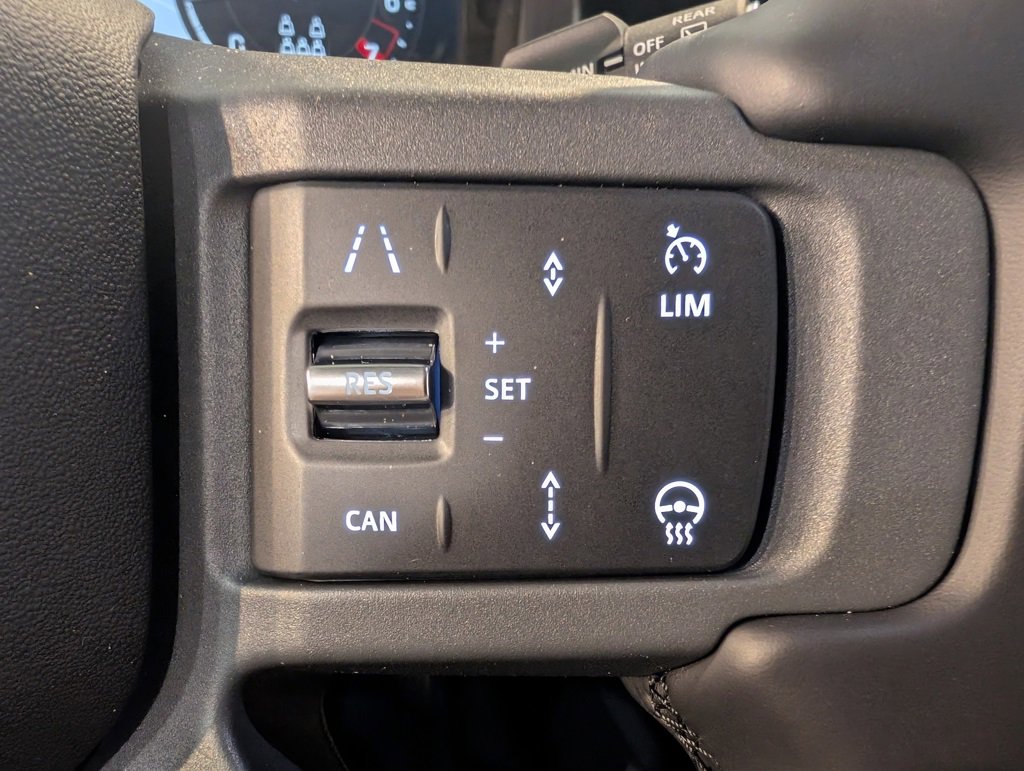 New 2026 Land Rover Defender 130 X-Dynamic SE image 17