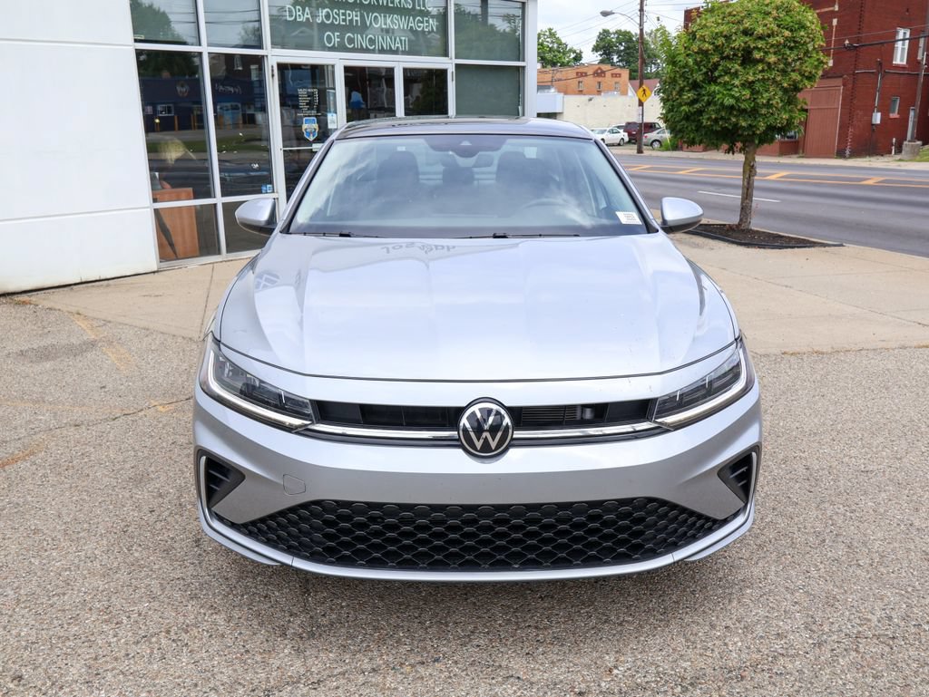 Certified 2026 Volkswagen Jetta SE w/ Black Wheel Package FWD image 8