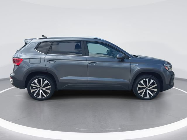 Used 2023 Volkswagen Taos SE w/ Panoramic Sunroof Package FWD image 10