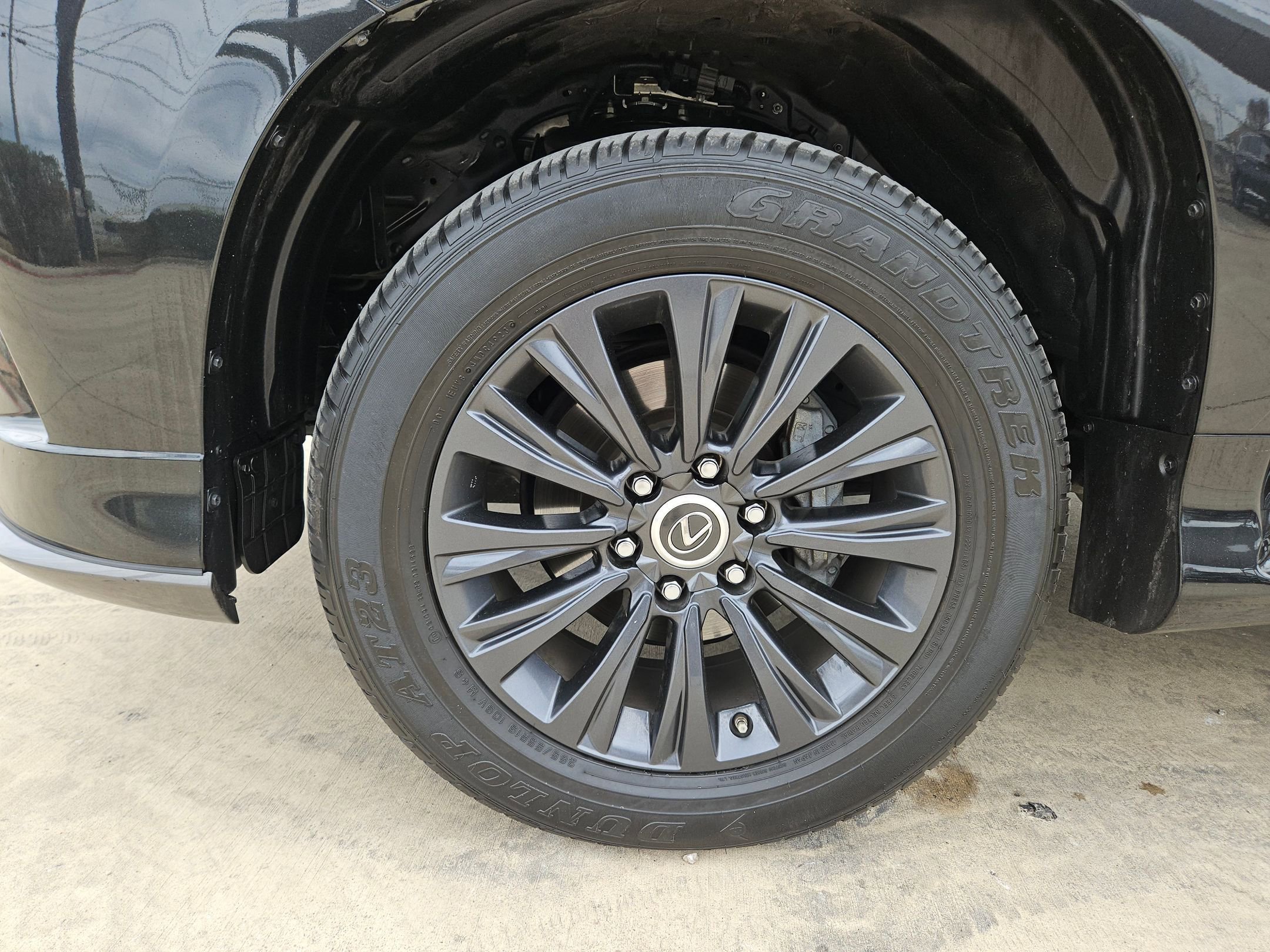 Used 2023 Lexus GX 460 Luxury w/ Sport Design Package image 31