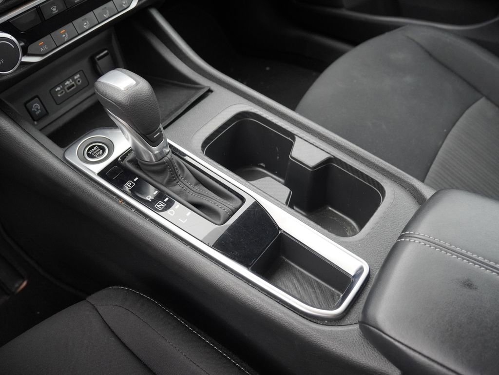 Used 2025 Nissan Sentra SV w/ Trunk Package FWD image 15