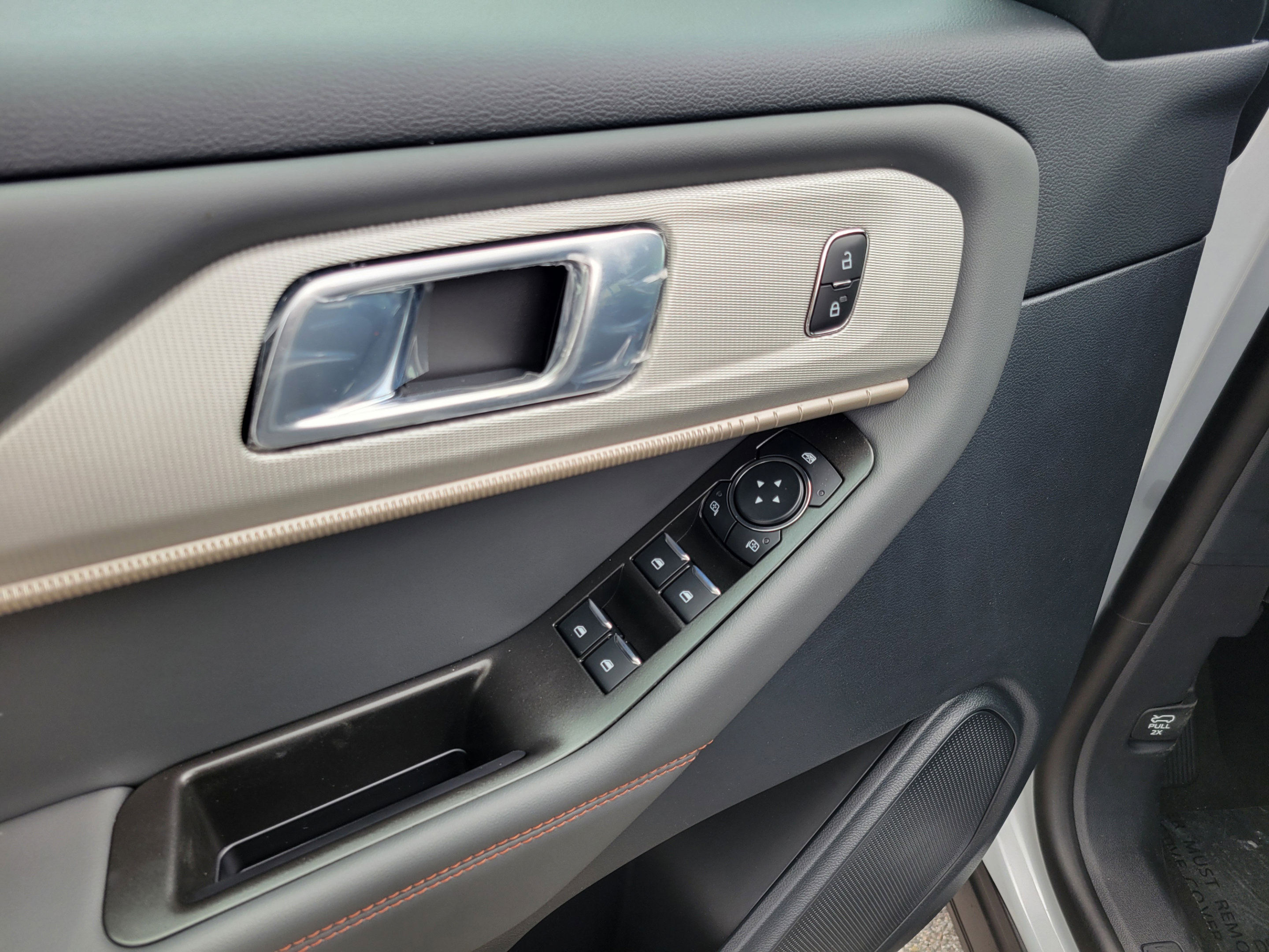 New 2026 Ford Explorer Active RWD image 15