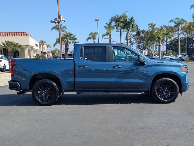 Used 2024 Chevrolet Silverado 1500 Custom w/ Dark Appearance Package RWD image 4