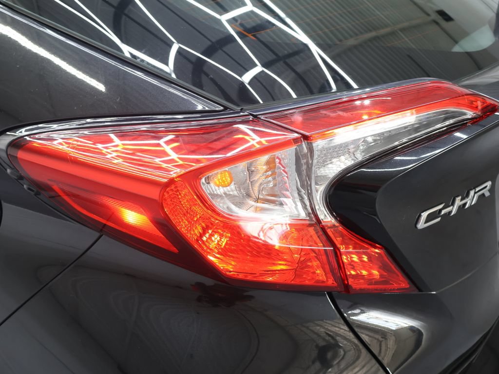 Used 2022 Toyota C-HR Limited FWD image 30